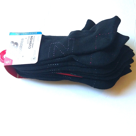 NWT New Balance 6 Pairs Black Women's Active Cushion Quarter Socks Size 4-10 - Picture 1 of 10